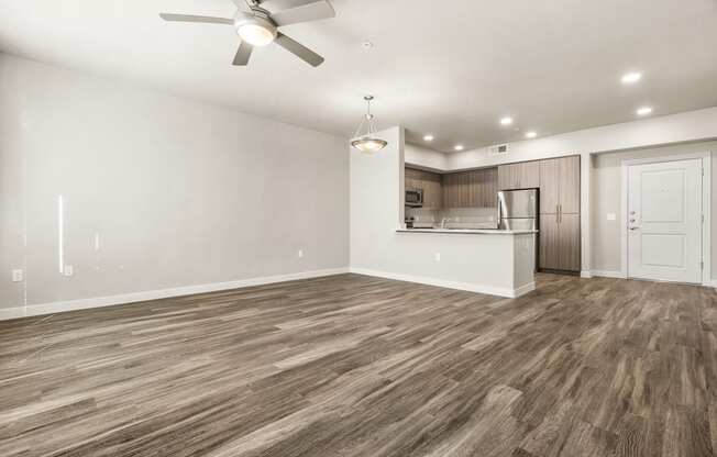 Living room at V on Broadway Apartments in Tempe AZ November 2020 (4)