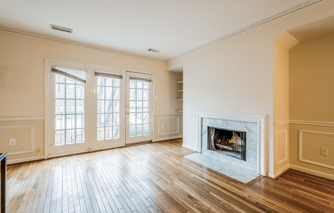 4515 MACARTHUR BLVD NW