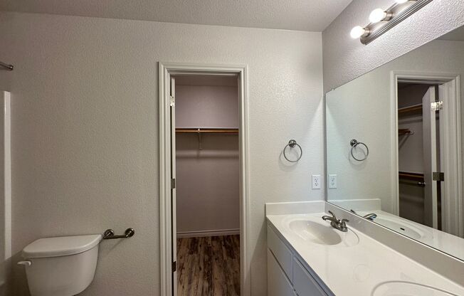 3 beds, 2 baths, 1,248 sqft, $1,395, Unit 1825 B Clovis