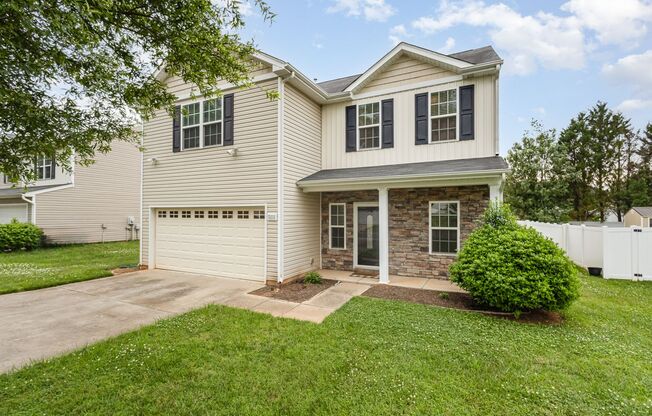 Lovely House in the North Lake Neigborhood