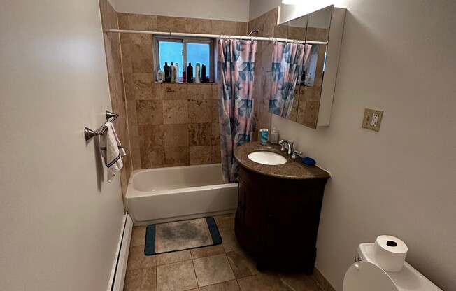 2 beds, 1 bath, $2,970, Unit 4