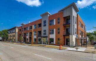 1 bed, 1 bath, 789 sqft, $1,750, Unit 307