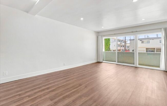 1042 6th Street (#570)