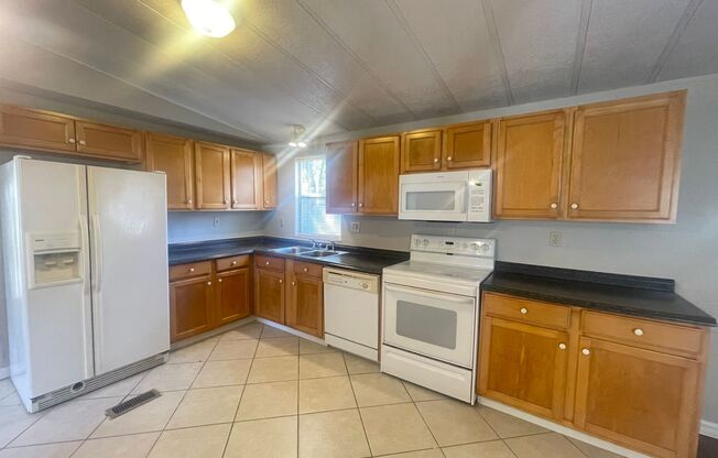 3 beds, 2 baths, $1,695