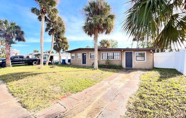 Stunning RENOVATED 3 Bedroom / 2 Bath Home in Ormond Beach! MINUTES FROM THE BEACH!