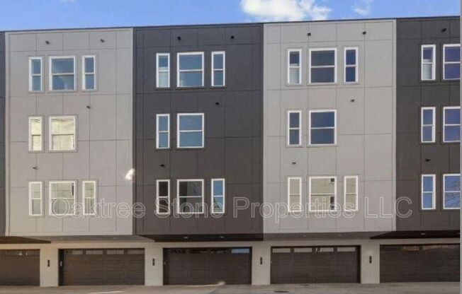 456 PKWY DR NE