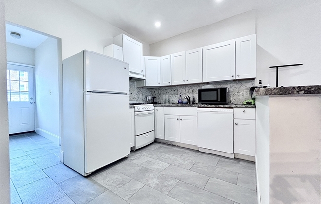 61 Thatcher St # 222