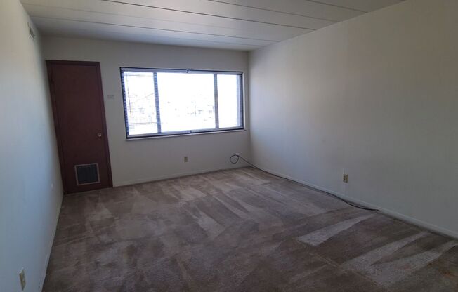 1 bed, 1 bath, 1 sqft, $995, Unit GOV - 603