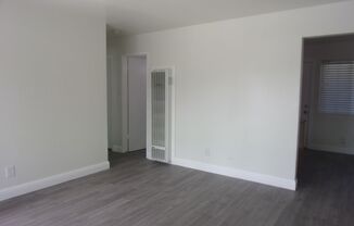 2 beds, 1 bath, $2,000, Unit Unit 3