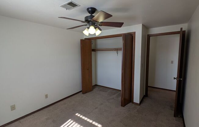 2 beds, 2 baths, 1,034 sqft, $1,279, Unit 1401 094