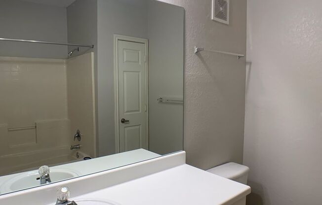 2 beds, 2 baths, $1,850, Unit Unit 224