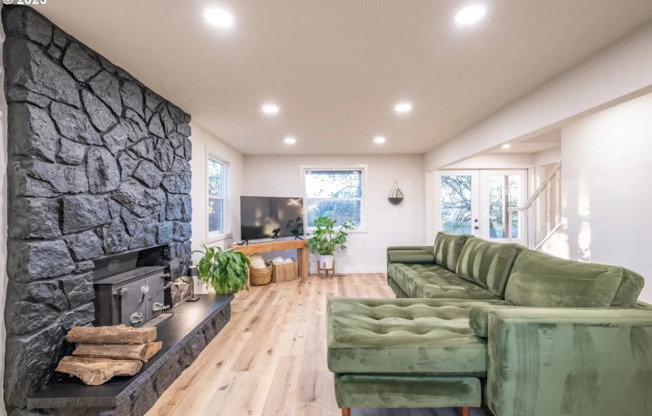 3bedroom 2bath House