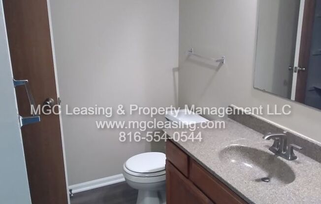 2 beds, 1 bath, $950, Unit 1560-A E 125th St