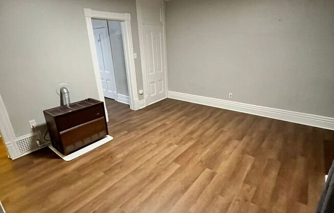 Studio, 1 bath, 420 sqft, $995, Unit 5