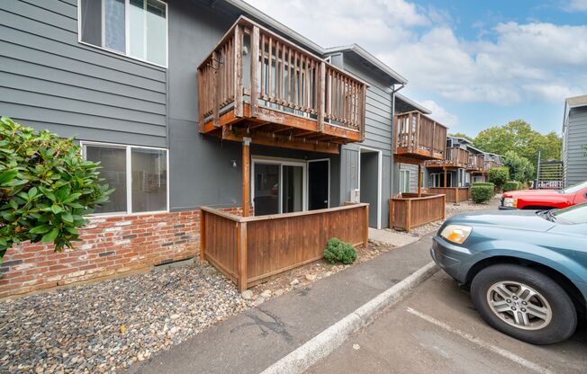 2 beds, 1 bath, 732 sqft, $1,595, Unit 26