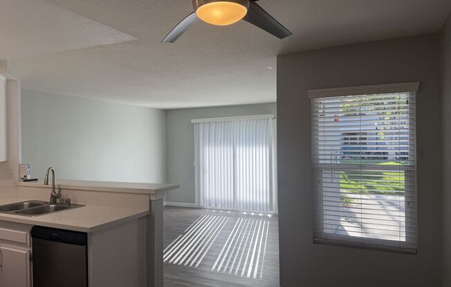 1 bed, 1 bath, 694 sqft, $2,455, Unit 811