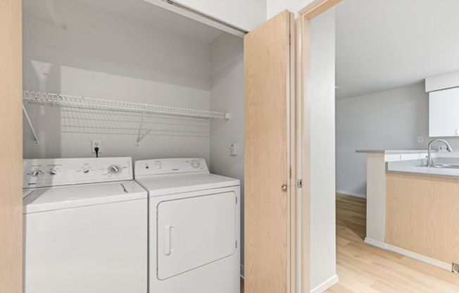 2 beds, 1 bath, 850 sqft, $2,350, Unit 104