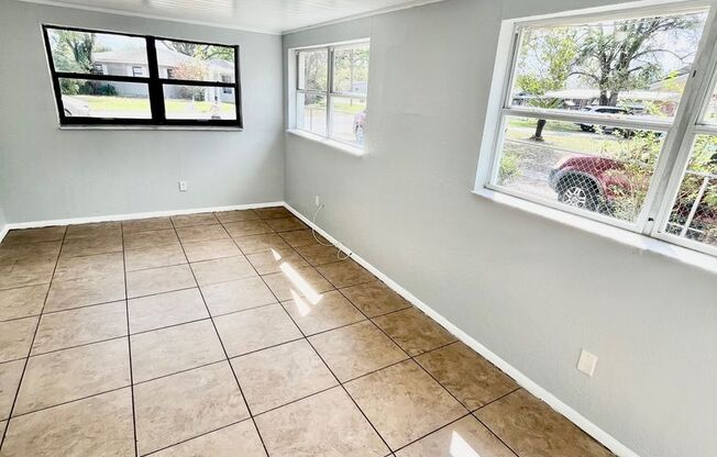 Cute 3BR/1BA Lakeland Home Near Southeastern University! No Application Fee!