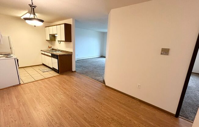 2 beds, 1 bath, 795 sqft, $865, Unit 1430-303