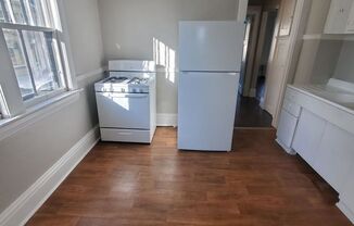 1 bed, 1 bath, 400 sqft, $1,050, Unit Lower