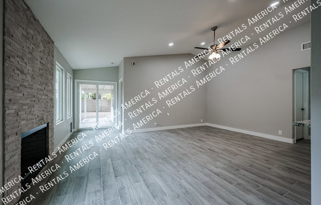 2517 W SHEFFIELD AVE