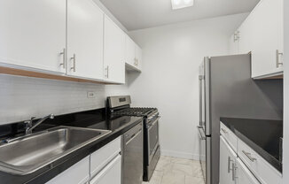 1 bed, 1 bath, 600 sqft, $6,300, Unit 22B