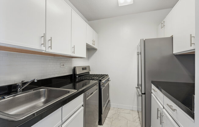 1 bed, 1 bath, 600 sqft, $6,300, Unit 22B