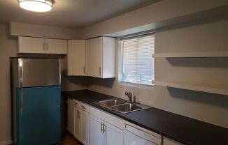 2 beds, 1 bath, $2,300