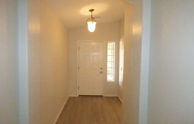 Small but very nice inside! Close to shopping & restaurants!