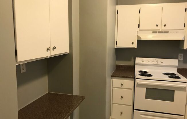 2 beds, 1 bath, 750 sqft, $1,350, Unit 106