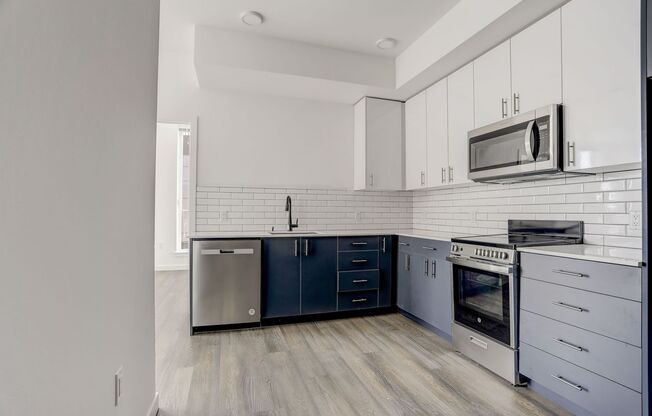 2 beds, 1 bath, 620 sqft, $2,695, Unit 217