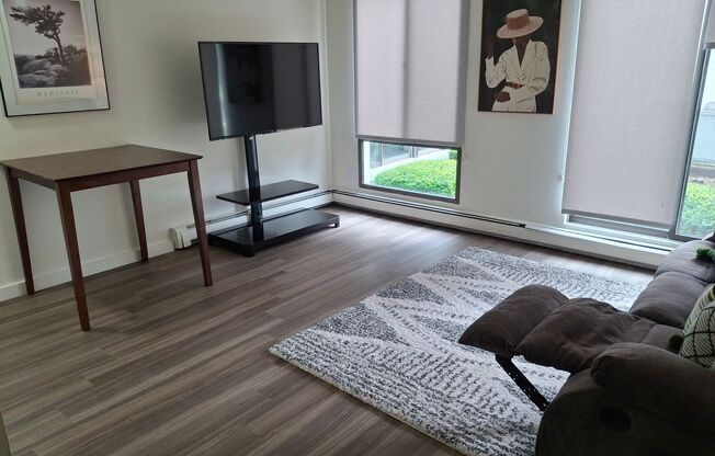 1 bed, 1 bath, 850 sqft, $1,195, Unit 249W