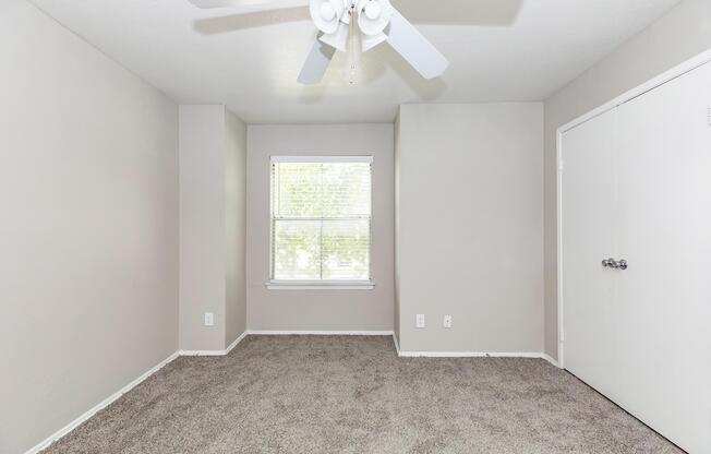 2 beds, 2 baths, 924 sqft, $1,090