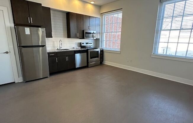 1 bed, 1 bath, 445 sqft, $1,450, Unit 211
