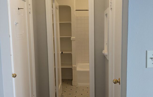 Studio, 1 bath, $1,795, Unit 706