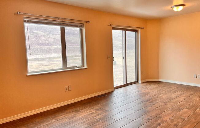 3 beds, 2.5 baths, $2,105, Unit 2