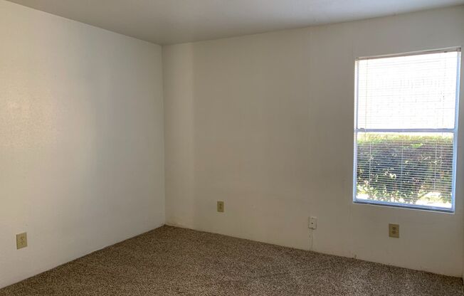 2 beds, 2 baths, 1,003 sqft, $1,050, Unit 2703