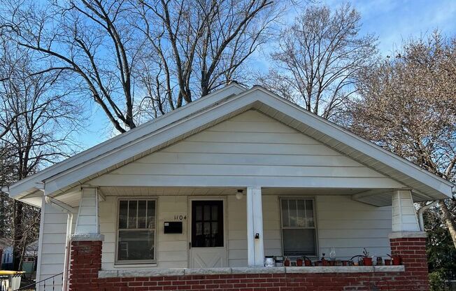 4-Bedroom, 3-Bath Bungalow Near Bryan Park