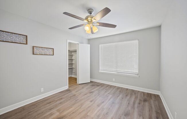 Pre-lease Today! Downstairs 1 bedroom! Keyless Entry! Alarm System! Laundry Facilities On Site!