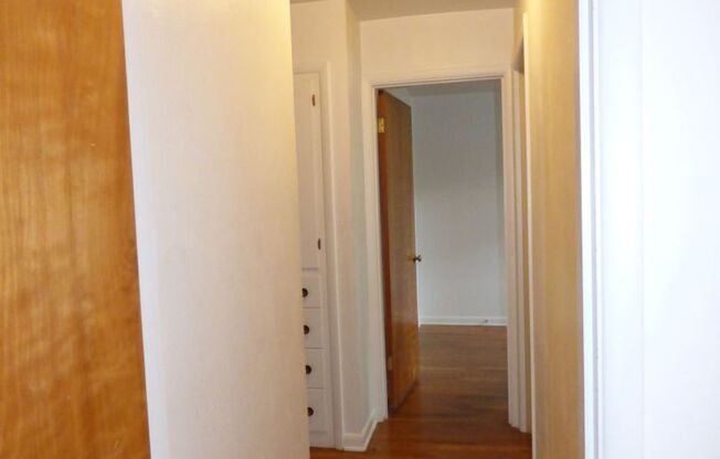 1031-1033 Saginaw St S Salem, OR 97302
