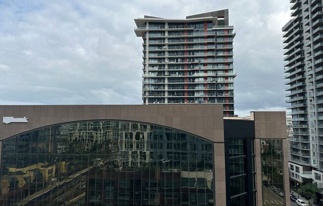 2 beds, 2 baths, $5,300, Unit # 903