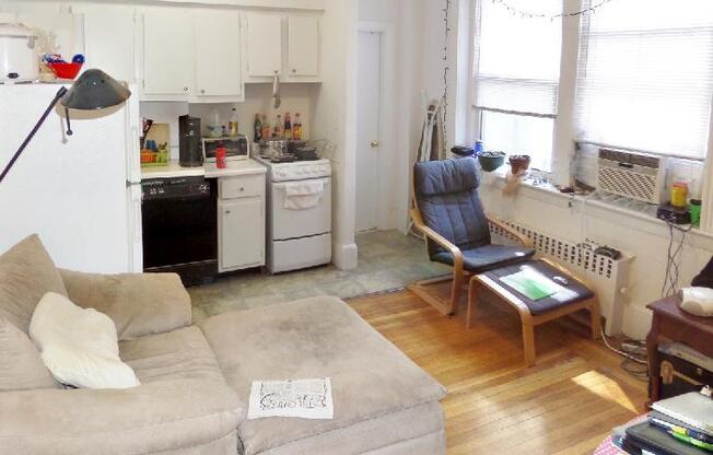 1086 COMMONWEALTH AVE