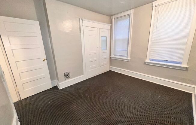 3 beds, 1 bath, $1,350