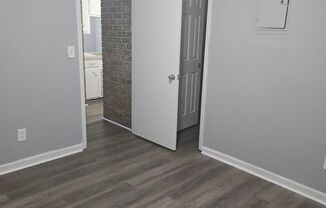 1 bed, 1 bath, $1,000, Unit 7