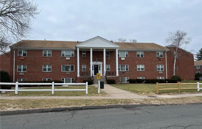 139 REGENCY PARK DR