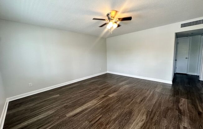 2 beds, 1 bath, 850 sqft, $1,800, Unit 6