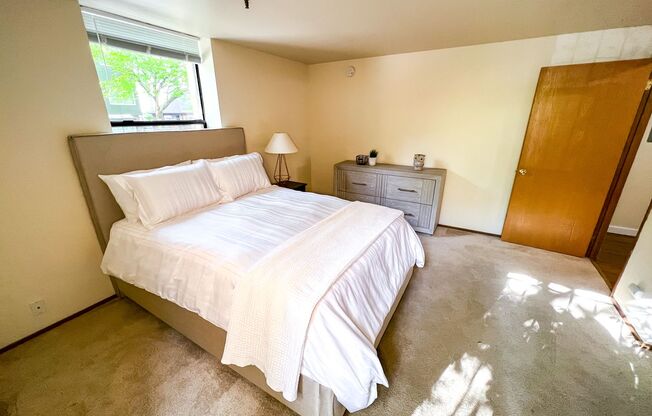 2 beds, 1 bath, 788 sqft, $2,395, Unit 102