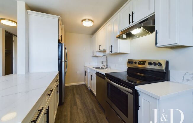 Studio, 1 bath, 499 sqft, $2,275