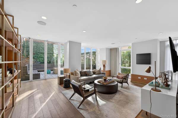 2 beds, 2 baths, 1,268 sqft, $11,500