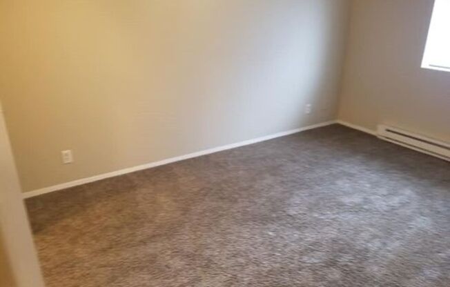 2 beds, 1 bath, 800 sqft, $845, Unit Unit105